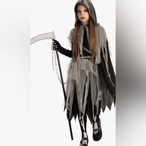 Girl’s Grim Reaper Halloween Costume. New. Size: Medium